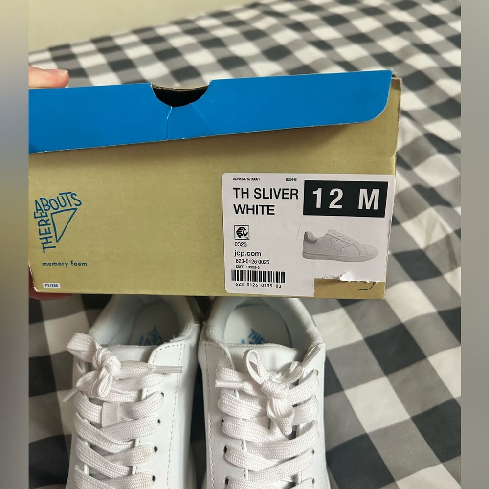 Kids White Lace-Up Sneakers with Star Perforation - Picture 7 of 7